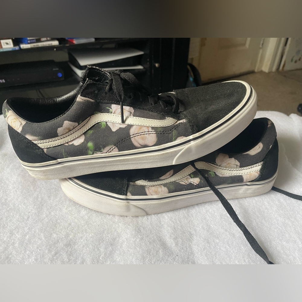 Men’s Vans Old Skool Floral Print sneakers Sz 11.5